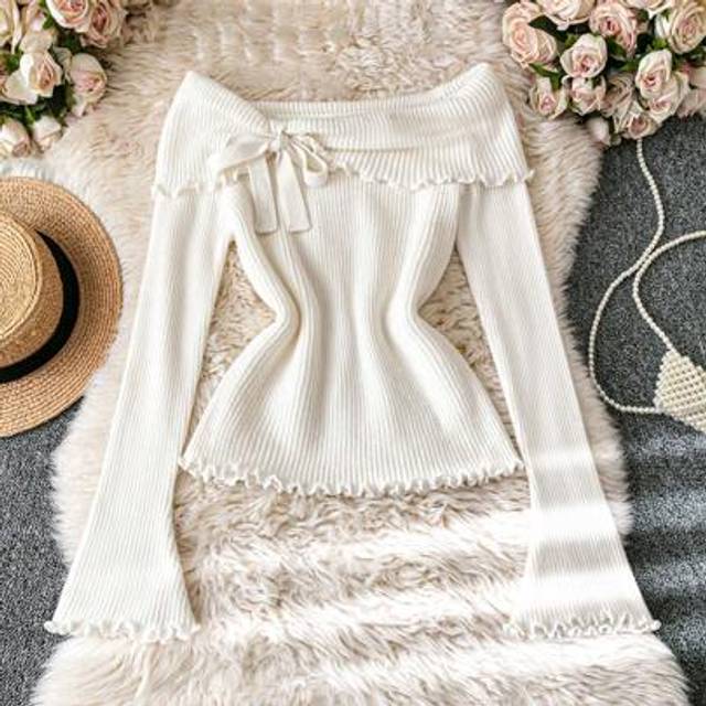 Chiquease 3D Floral Off Shoulder Knit Sweater, Slim Silhouette Asymmetrical Sleeve Versatile Women&#39;s Pullover Top, Autumn/Winter