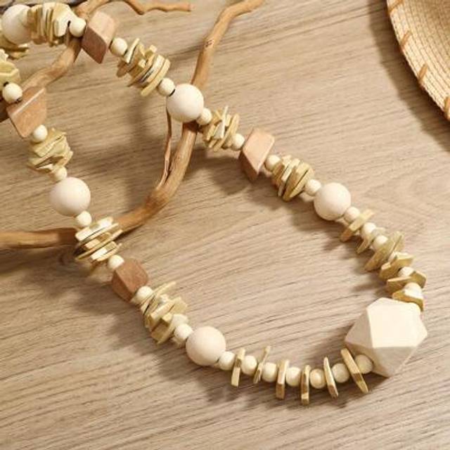 SHEIN Bohemian Style Handmade Coconut Shell & Wooden Long Necklace, Fashion Versatile