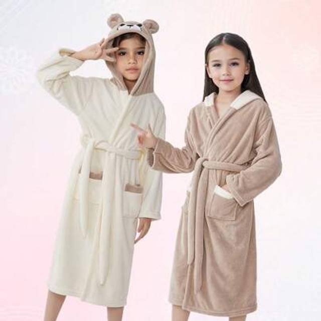 SHEIN 1pc Cartoon Bear Color Block Coral Fleece Kid Bathrobe, Soft & Comfy, Kids Bear Winter Sleepwear, Thickened Hooded Long Robe For Girls & Boys