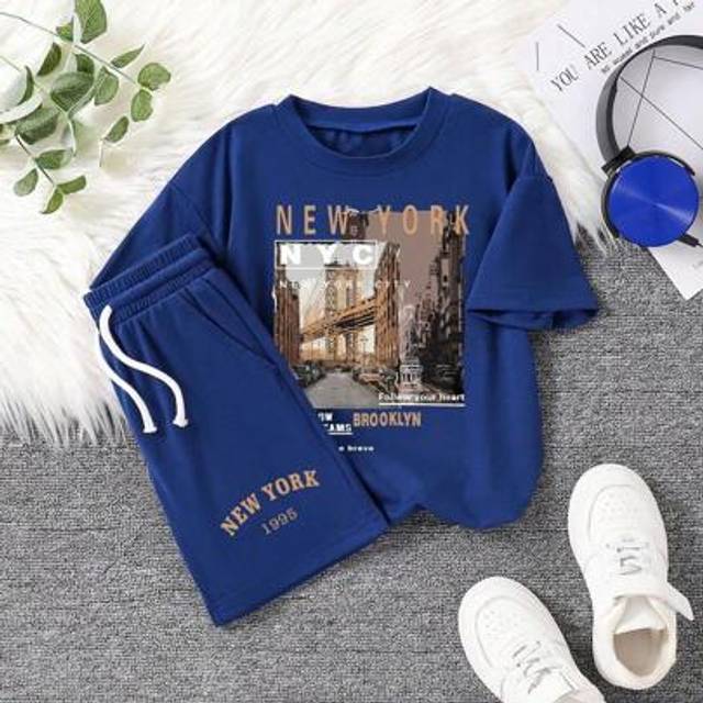SHEIN 2pcs/Set Young Boy New York City Graphic Tee & Drawstring Adjustable Waist Loose Shorts Set, Blue Boys New York Graphic Set