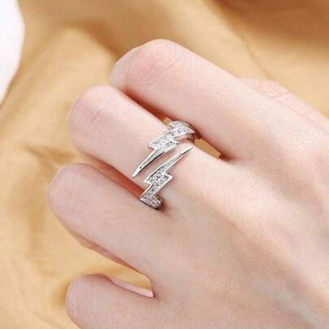 SHEIN 1pc Luxury Adjustable Lightning Bolt Ring, Shiny Stylish Fashion Jewelry For Women, Suitable For Weddings, Parties, Music Festivals And Holidays