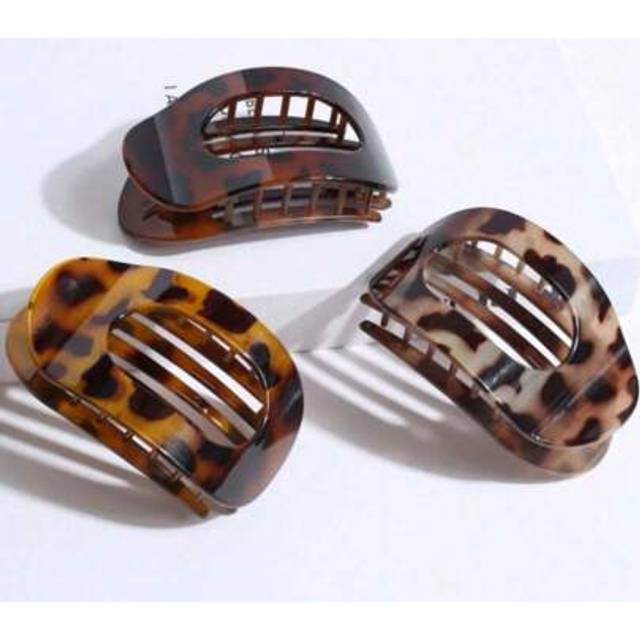 SHEIN 1/3 New Leopard Flat Round Hair Clips, Valentine&#39;s Day Halloween Women&#39;s Special, Large Alligator Clips, Simple Party Fashion Hair Accessories