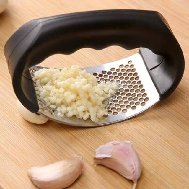 SHEIN 1pc Household Manual Garlic Mincer