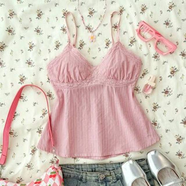 SHEIN Teen Girls&#39; Pink Lace Camisole Top - Elegant Solid Lace Trim Camisole Tank Top, Suitable For Summer, Vacation, Leisure, Home, BM Style