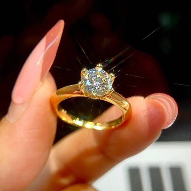 SHEIN 1pc 1 Carat 6 Claws Round Design D-Color Moissanite Engagement Ring Wedding Band For Women S925 Sterling Silver Promise Ring Anniversary Ring Luxury J