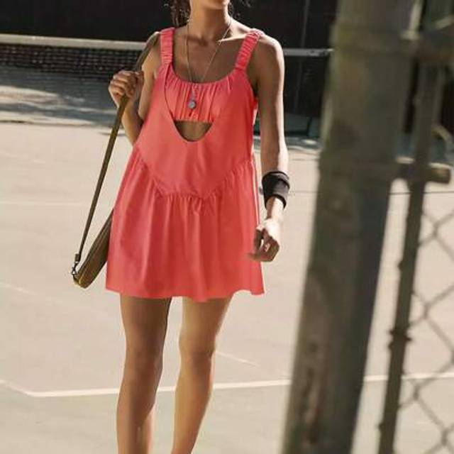 SHEIN Women Tennis Dress With Built In Shorts And Bra Cutout Loose Sleeveless Backless Casual Backless Golf Dress Athletic Dress With Pockets