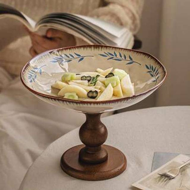SHEIN 1pc Chinese Vintage High-End Ceramic Fruit Bowl, Retro Wooden High Foot Fruit Plate, Living Room Household Ceramic Fruit Tray, Household Snack Plate T
