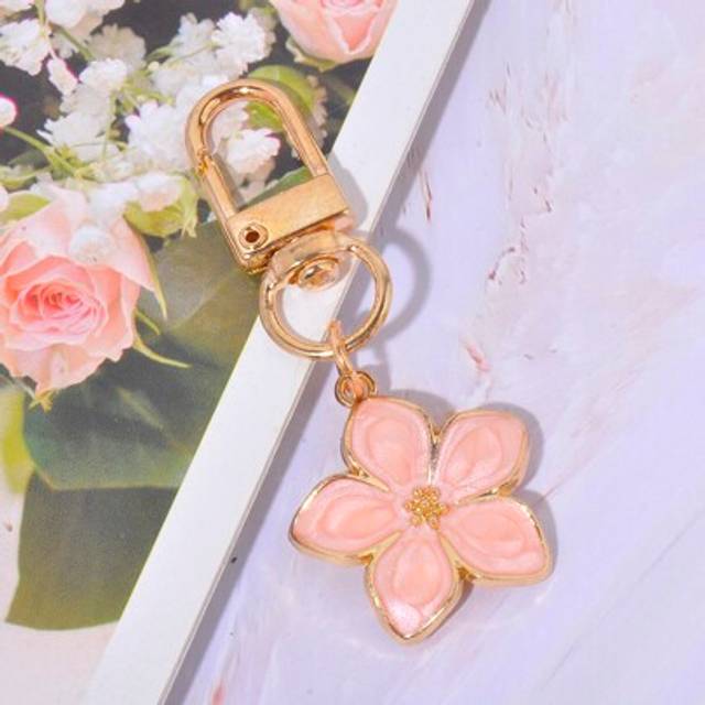 SHEIN 1pc Zinc Alloy Dripping Oil Flower Shaped Handbag Pendant