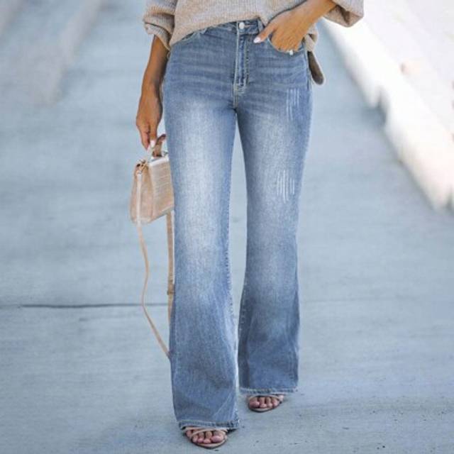 SHEIN Plus Size Basic Simple Slim Fit Flared Jeans