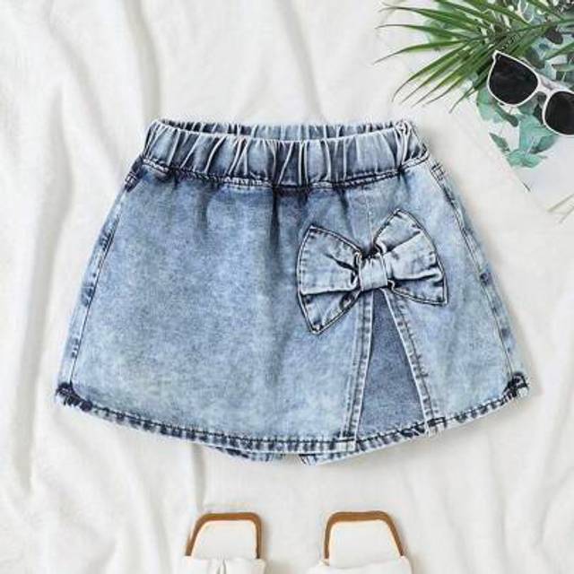SHEIN Denimly Girls Casual Daily Urban Street Cute Bow Decor Simple Versatile Denim Shorts, Jean Skirt Mini, Denim Skirt With Bow.