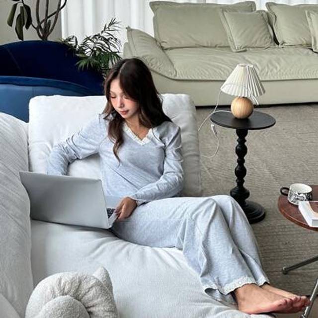 SHEIN 2pcs Teenage Girl Casual Lace Trim V-Neck Long Sleeve Top & Loose Pants Pajama Set, Comfortable Loungewear For Autumn/Winter