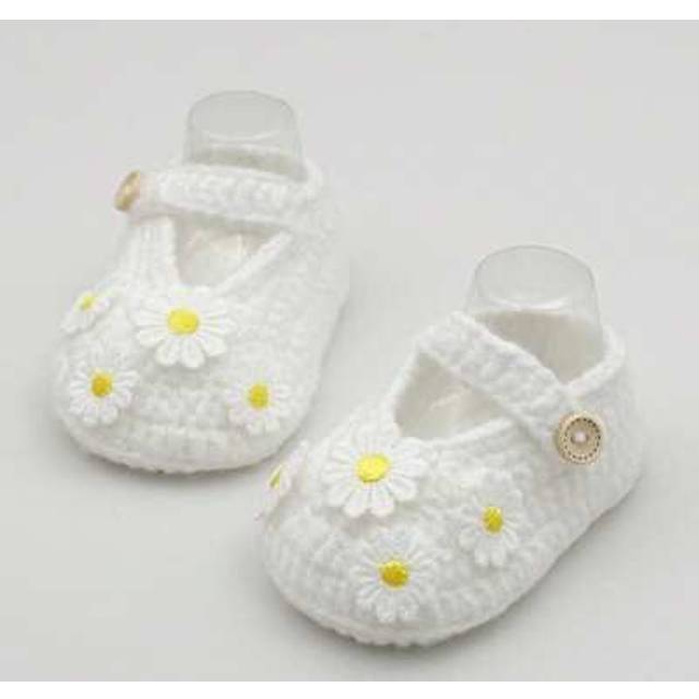 SHEIN 1 Pair Infant Girl Knit Booties With Daisy Flowers, White Infant Shoes, Button Strap, Infant Christening Slippers