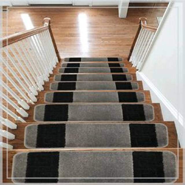17 Stories Illugi Non-Slip Grey/Black Stair Tread 67cm L X 22cm W