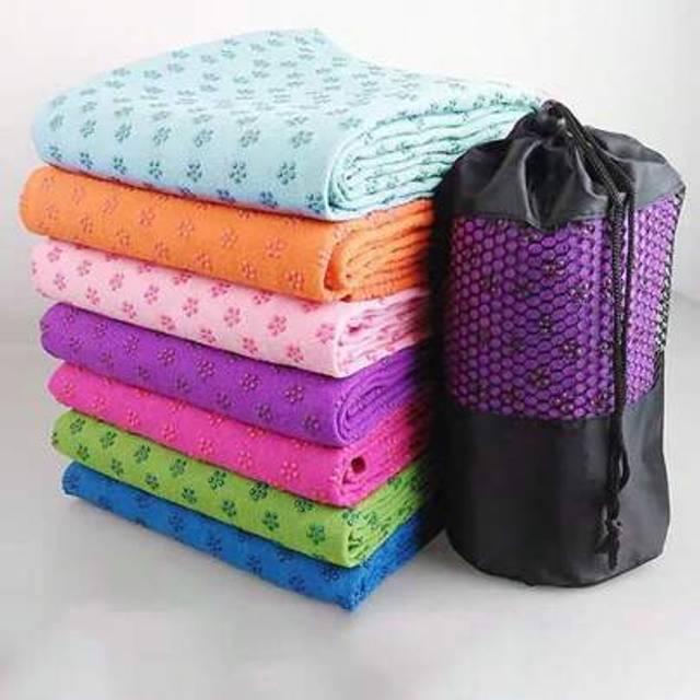SHEIN Anti-Slip Yoga Towel Mat, Professional Fitness Exercise Non-Slip Yoga Blanket, Sweat-Absorbent, Foldable, Washable, With Storage Bag. The Dotted Surfa