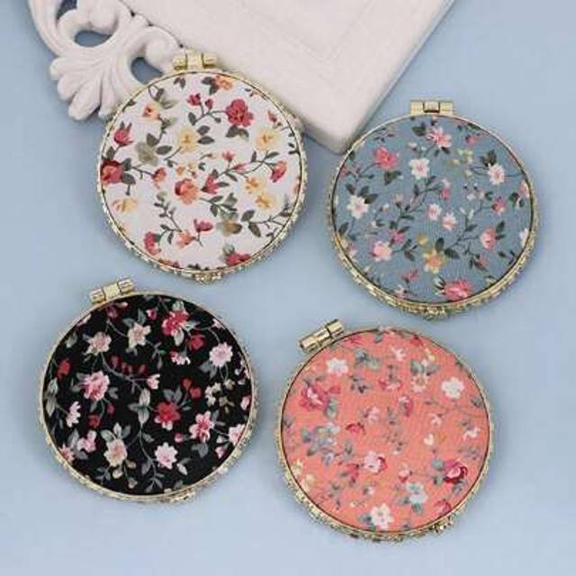 SHEIN 1pc/3pcs Compact Foldable Makeup Mirror, Travel Size, Portable, Foldable Design, Retro Floral Pattern, Double-Sided High Definition Folding Mirror, Ma