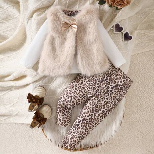 SHEIN 3Pcs/Set Baby Girl Warm Cute Elegant Set, Fluffy Furry Bow Decor Vest Jacket, White Long Sleeve Top And Leopard Print Leggings Matching Outfits, Suita