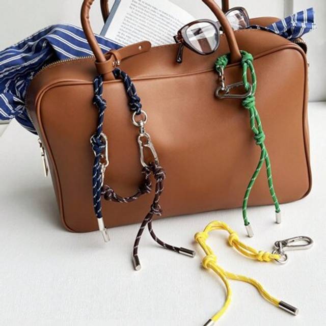 SHEIN 1pc Diy Key Chain Bag Charm Bag Accessories Ornament Creative Handmade Fashion Stylish Minimalist With Handmade Rope Sporty Style Old Money Style Men