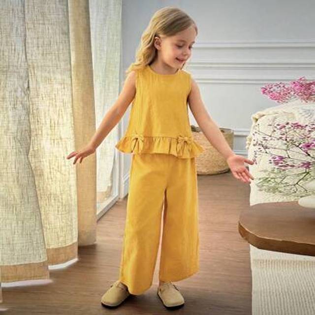 SHEIN 2pcs/Set Young Girl Ruffle Hem Camisole Top And Loose Casual Pants Suit