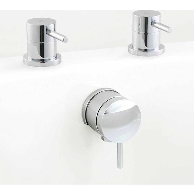 Nuie freeflow bath filler with pop-up waste & overflow chrome modern bathroom