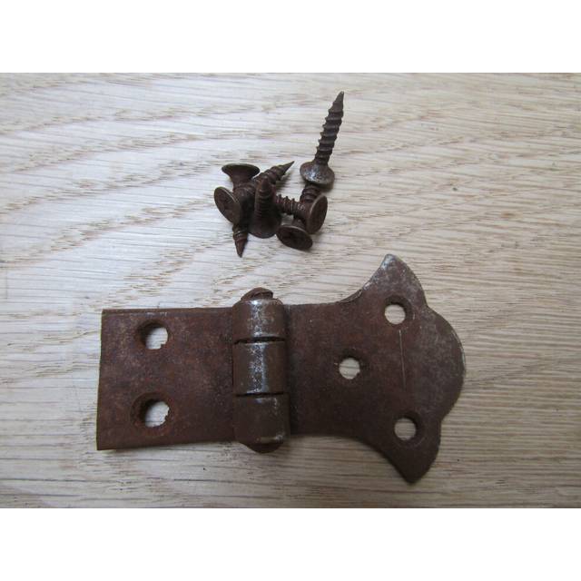 Pair of Unequal Butterfly Hinges rust by Ironmongery World
