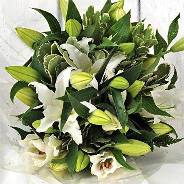 Homeland Florists White Oriental Bouquet, Fresh Flowers Delivered Next Day UK, Send Beautiful Large Scented Lilies for Birthday Present or Anniversa