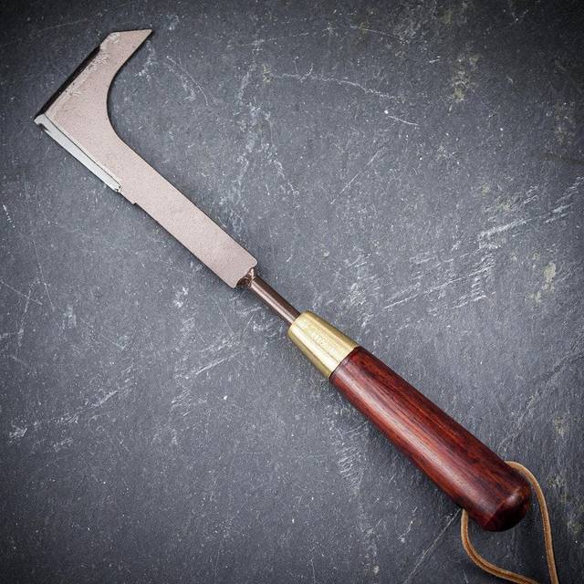 Burgon & Ball Estate Patio Weeder - Dark Wood