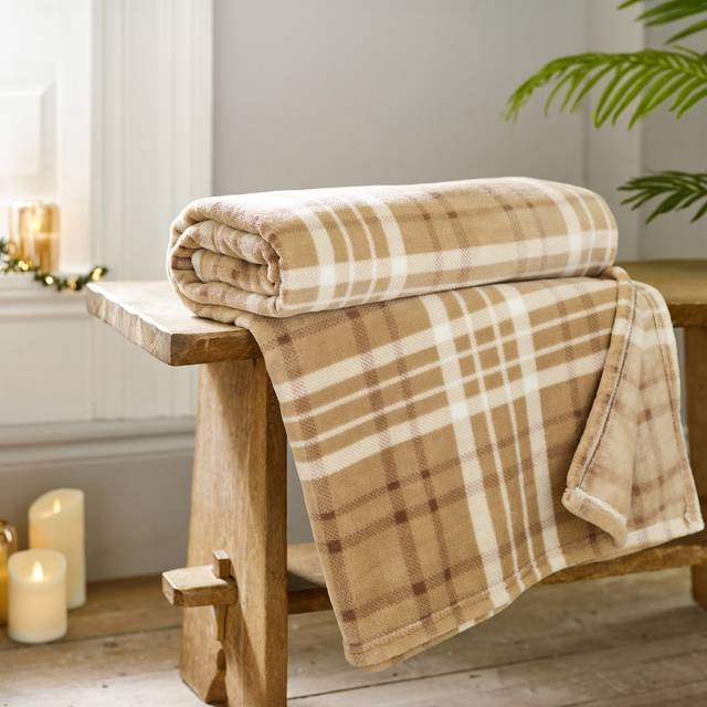 Deyongs Winter Forest 140X180Cm Throw – Soft Printed Fleece Blanket – Woodland Animal Design In Fawn - 140cm x 180cm