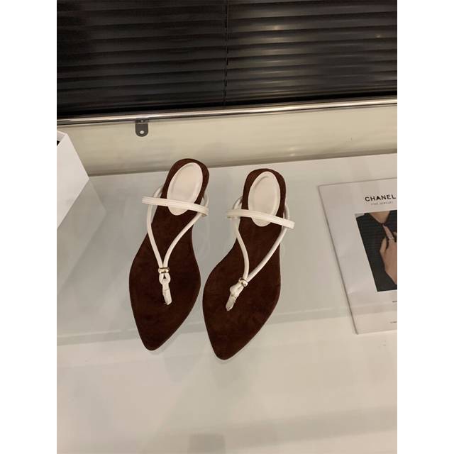 (White, EU37) Chunky heeled flip-flops with a T-bar design, women's summer French sandals