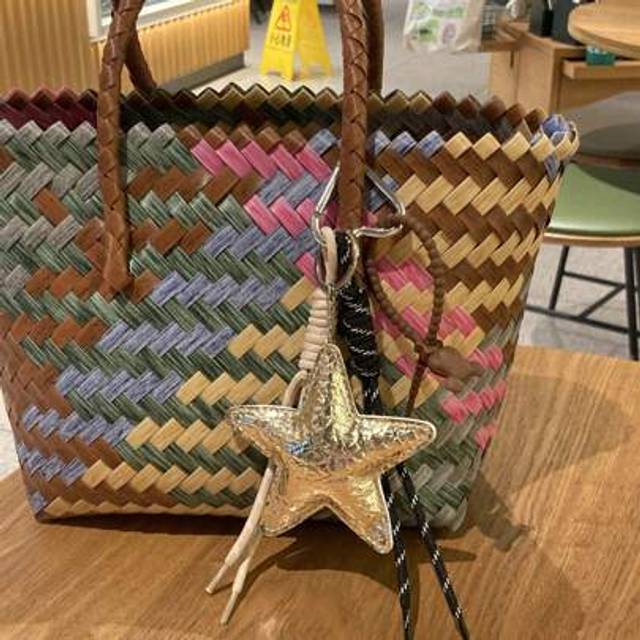SHEIN Gold Pentagram Leather Pendant, Sweet Love Keychain Accessory, Handmade Woven, Travel Holiday Christmas Gift, Y2K Fashion Bag Charm, Suitable For Youn