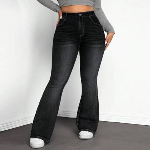 SHEIN Plus Size Women&#39;s Pocket Flare Casual Versatile Denim Jeans