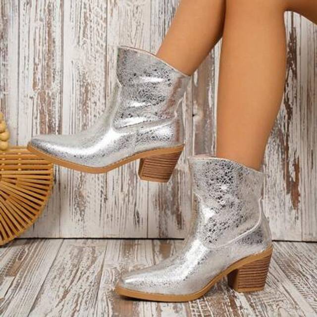 SHEIN Plus Size Women&#39;s 35-43 Solid Color Fashion Forward Textured Pleated Pointed Toe Ankle Boots, Chic Vacation & Daily Wear, Comfortable Short Boots, Bla