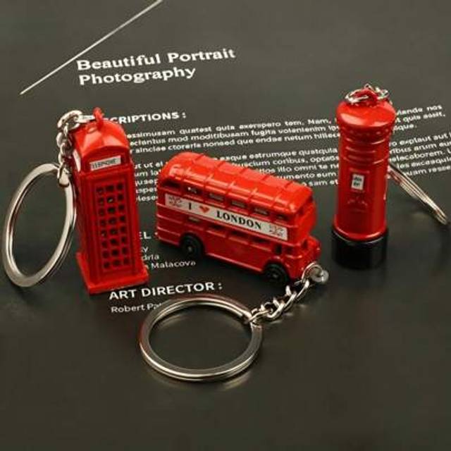 SHEIN British Landmark Keychain Set Iconic Red Bus Telephone Box Mailbox Offroad Vehicle Souvenir Zinc Alloy Travel Gift London Memory Souvenir Enamel Paint