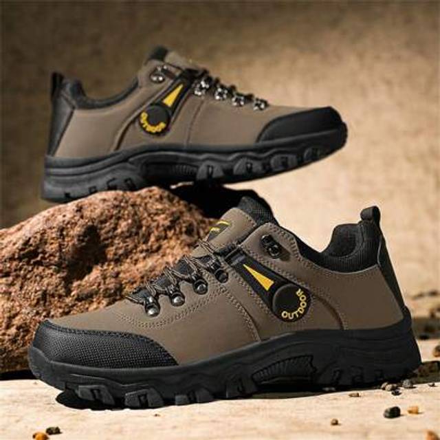 SHEIN Autumn/Winter New High-Top Thick-Soled Ultra-Light Men&#39;s Outdoor Hiking Shoes, PU Leather Plus Size Men&#39;s Boots, Outdoor Hiking Boots, Casual Sports S