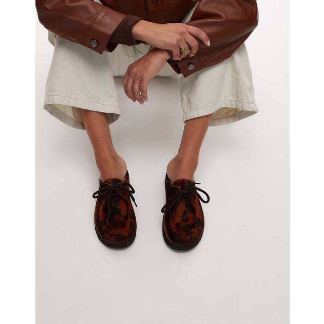 Clarks Desert Nomad Mule Brown Cow Print Slip Ons,mules - 4-Standard Fit