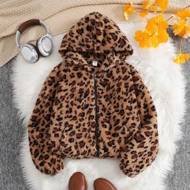 SHEIN Tween Girls Loose Fit Casual Simple Comfortable Warm Plush Hooded Front Open Fleece Leopard Print Long Sleeve Jacket With Pocket, Warm For Autumn Wint