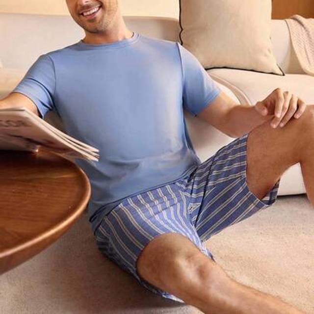 SHEIN Men&#39;s Casual T-Shirt & Shorts Pajama Set