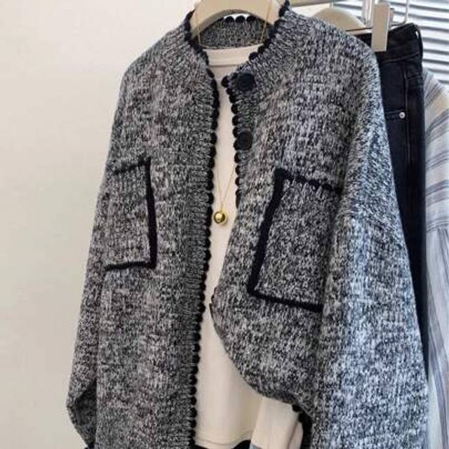 SHEIN 1pc Women&#39;s Solid Gray Knitted Long Sleeve Cardigan With Pockets, Soft & Casual Knitwear Top, Suitable For Y2K, Music Festivals, Parties, Back To Scho