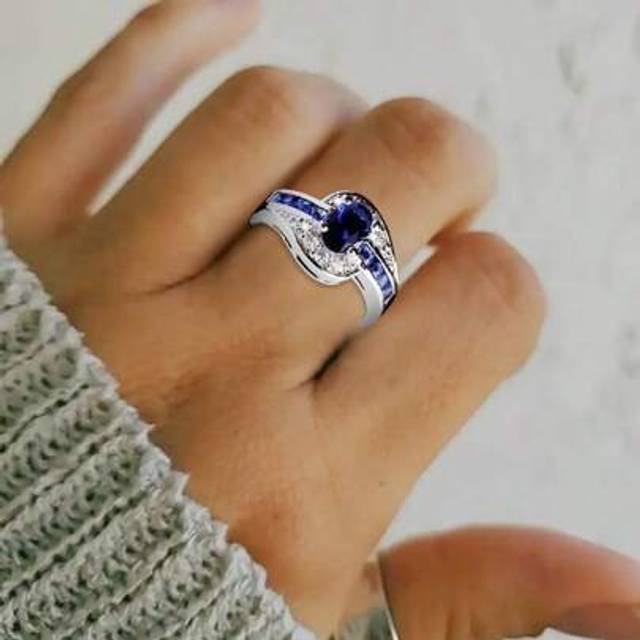 SHEIN 1pc Elegant & Luxurious Women&#39;s Silver-Plated Engagement Ring, Embedded With Radiant Sapphire Blue Oval Synthetic Cubic Zirconia, Ideal For Wedding, A