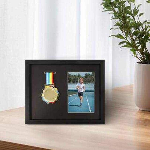 SHEIN 1pc Classic Wooden Medal Display Frame 8x10in, Can Hold 4x6 Inch Photos, Ideal For Marathon & School Sports Achievements, Versatile Wall Or Tabletop D