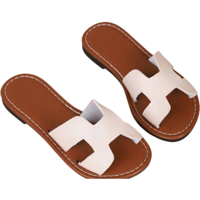 SHEIN A Pair Of New Summer Children&#39;s Slippers, Color Matching, Children Wear Slippers, Summer Little Girls Soft Sole Fashion Sandals, Casual Girls Princess