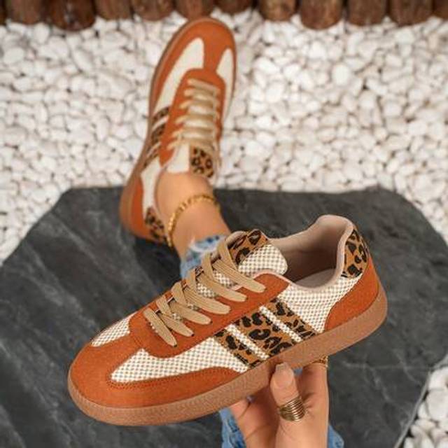 SHEIN Women&#39;s Casual Versatile Leopard Print Accent Sneakers, Fashion Eye-Catching Comfortable Durable Rubber Soft Sole Athletic Shoes, Breathable Lightweig