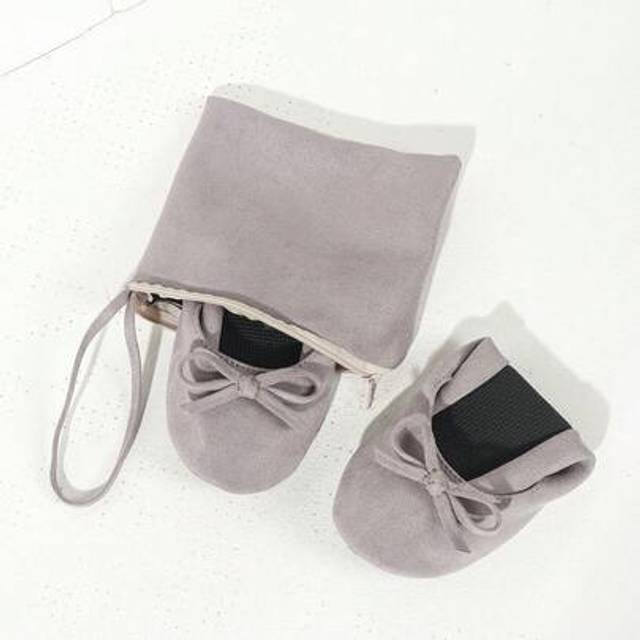 SHEIN 1 Pair Women&#39;s Lightweight, Barefoot-Feel, Foldable Ballet Flats With Bow Decor, Soft Sole Indoor Slippers, Comes With Matching Carry Bag
