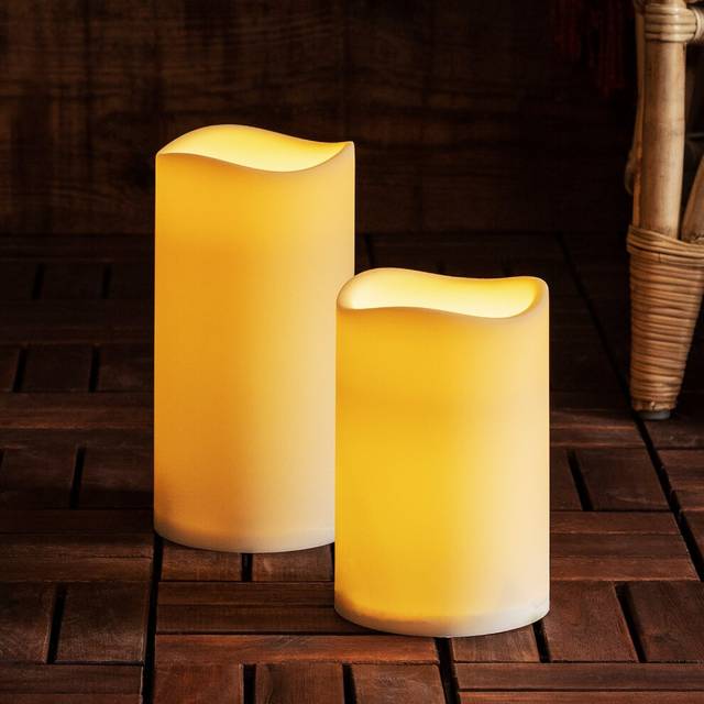 Lights4fun Set of 2 Large Outdoor Waterproof Flameless LED Pillar Candles Battery Operated with Timer