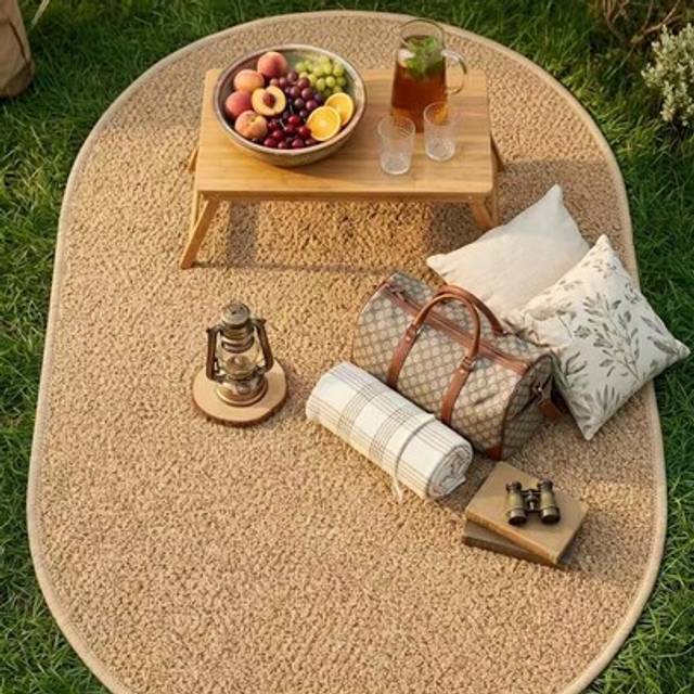 SHEIN 1pc Pineapple Rattan Round Wavy Edge Rug, Suitable For Outdoor Patio, Balcony UV-Resistant Mat, American Casual Porch Wooden Deck Decor Carpet, Nordic